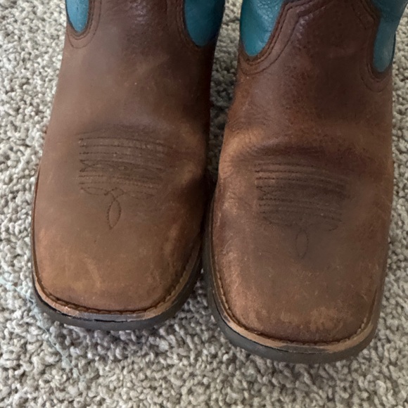 Boys Ariat Brown and Teal Cowboy Boots - Picture 6 of 10